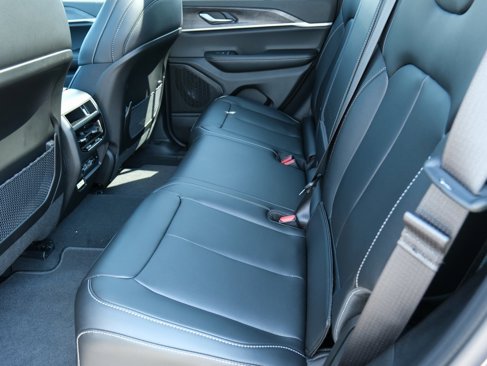 New 2025 Jeep Grand Cherokee Limited image 32