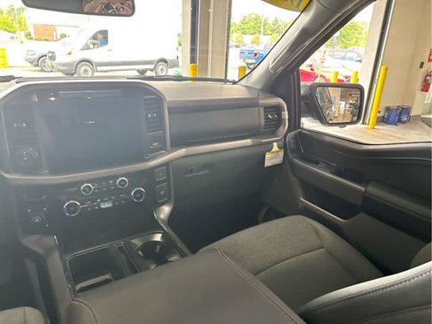New 2025 Ford F150 XLT w/ Equipment Group 302A MID image 9