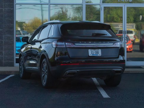 Used 2022 Lincoln Nautilus AWD w/ Premium Package image 7