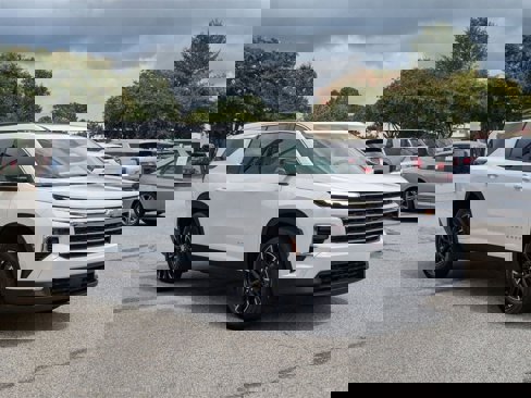 New 2026 Chevrolet Traverse LT w/ Enhanced Driving Package image 2