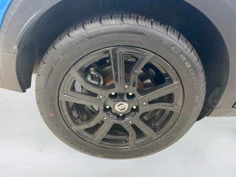 Used 2021 Nissan Kicks SR w/ SR Premium Package image 17