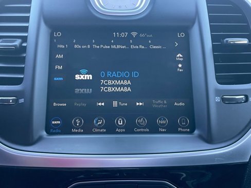 Used 2018 Chrysler 300 Limited w/ Safetytec Plus Group image 33