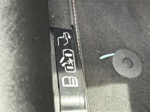 Used 2021 Chevrolet Corvette Stingray Convertible w/ Battery Protection Package image 17