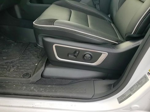 New 2025 RAM 1500 Laramie w/ Night Edition image 14