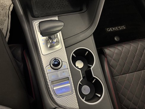 Used 2022 Genesis G70 3.3T image 32