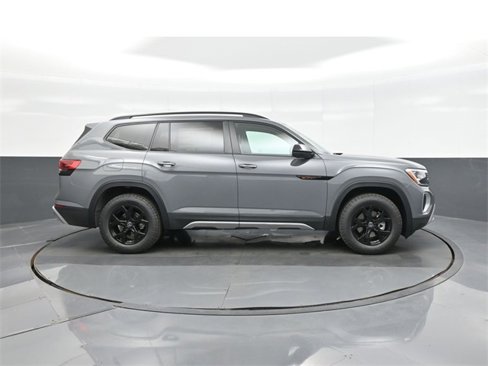 New 2025 Volkswagen Atlas Peak Edition SE image 8