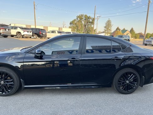Used 2025 Toyota Camry LE image 5