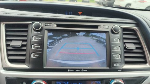 Used 2016 Toyota Highlander XLE image 18