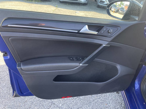 Used 2016 Volkswagen Golf 4-Door image 21