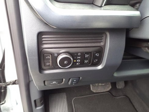 New 2025 Ford F250 Lariat w/ Chrome Package image 10
