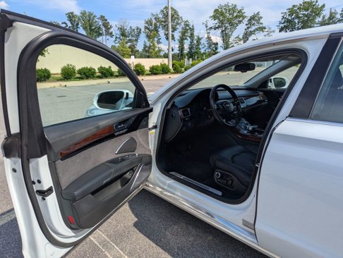 Used 2014 Audi A8 L TDI w/ Premium Package image 17