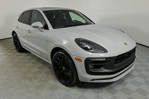 New 2026 Porsche Macan GTS image 26