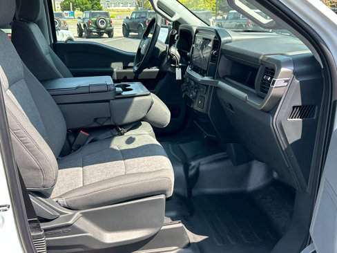 New 2025 Ford F150 XL w/ Equipment Group 103A High image 18