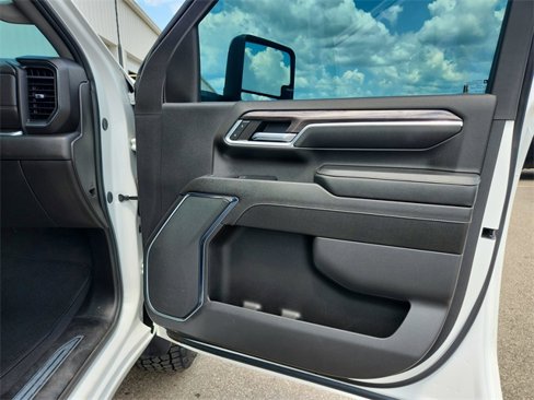Used 2024 Chevrolet Silverado 2500 LTZ image 25