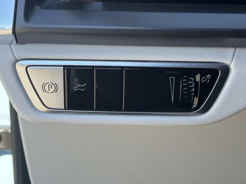New 2026 Cadillac Vistiq Sport image 27