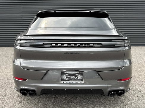 Certified 2025 Porsche Cayenne Coupe image 8
