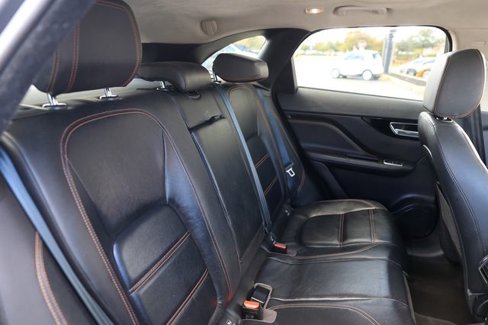Used 2020 Jaguar F-PACE Prestige image 14