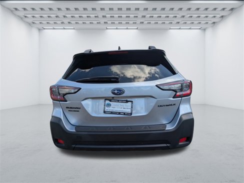 Used 2023 Subaru Outback Onyx Edition image 5