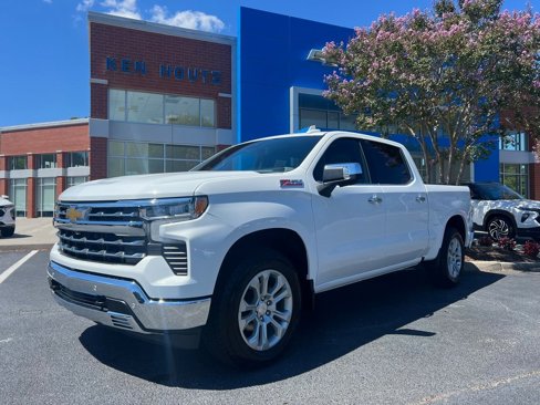 Used 2025 Chevrolet Silverado 1500 LTZ image 1
