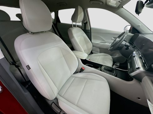 Used 2025 Hyundai Kona SEL image 32