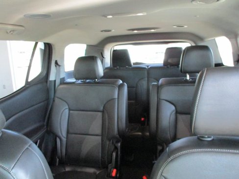 Used 2023 GMC Acadia SLT image 17