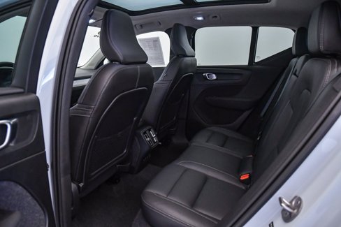 Certified 2025 Volvo XC40 B5 Ultra w/ Climate Package image 20