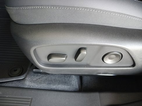 New 2026 Chevrolet Equinox LT w/ Convenience Package II image 11