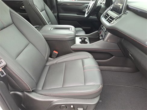 Used 2024 Chevrolet Suburban RST w/ Luxury Package image 25