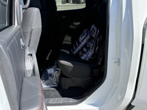 New 2025 Nissan Frontier PRO-4X image 18