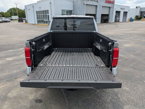 Used 2024 Toyota Tacoma TRD Off-Road image 30