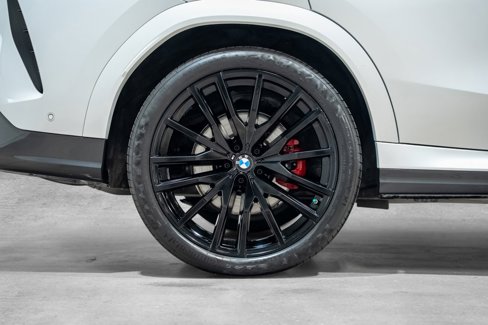 Used 2024 BMW X6 xDrive40i w/ M Sport Professional Package image 26
