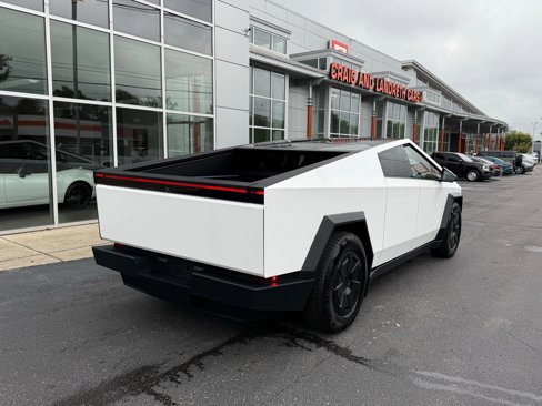 Used 2024 Tesla Cybertruck AWD Crew Cab image 4