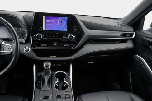 Used 2024 Toyota Highlander FWD image 22