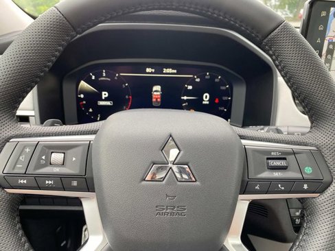 New 2025 Mitsubishi Outlander AWD image 15
