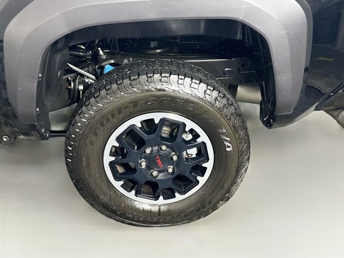 Used 2025 Toyota Tacoma TRD Off-Road image 11