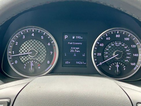 Used 2020 Hyundai Elantra Limited image 18