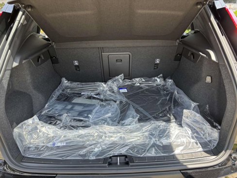 New 2026 Volvo XC40 B5 Ultra w/ Protection Package Premier image 9