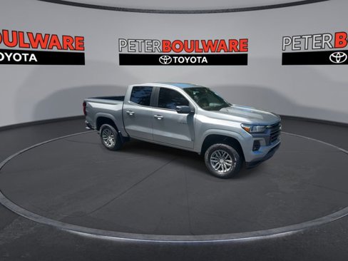 Used 2024 Chevrolet Colorado LT w/ LT Convenience Package image 3