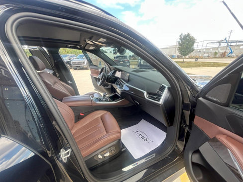 Used 2021 BMW X5 M50i w/ Executive Package image 18