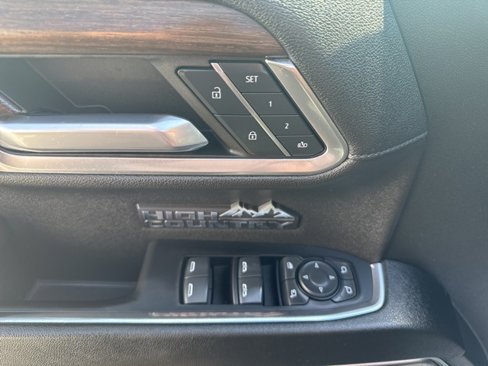 Used 2023 Chevrolet Silverado 1500 High Country w/ High Country Premium Package image 7
