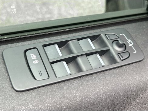 Used 2025 Land Rover Discovery Sport Dynamic SE image 19
