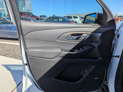 Certified 2022 Chevrolet Traverse Premier w/ Redline Edition image 10