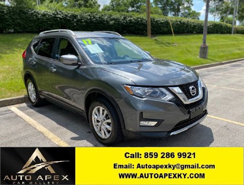 Used 2017 Nissan Rogue SV image 1