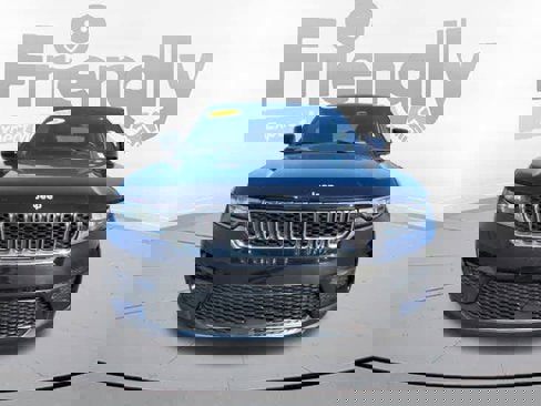 New 2025 Jeep Grand Cherokee Laredo X image 8