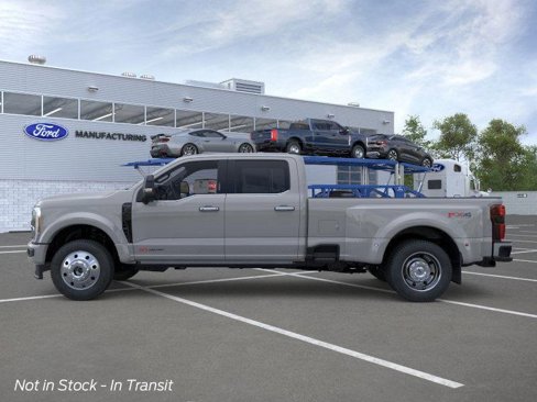 New 2026 Ford F450 Platinum w/ FX4 Off-Road Package image 3