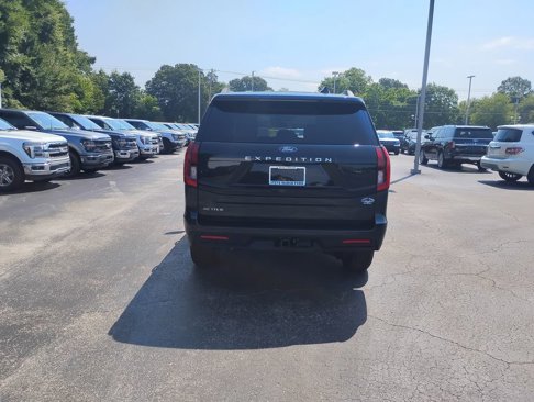 New 2025 Ford Expedition Active image 4
