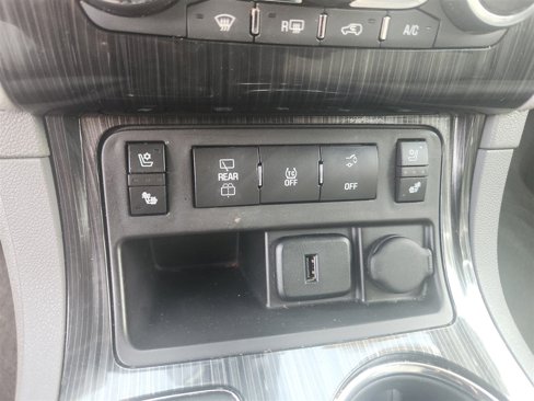 Used 2017 Chevrolet Traverse Premier image 14