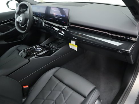 Used 2025 BMW 530i image 18