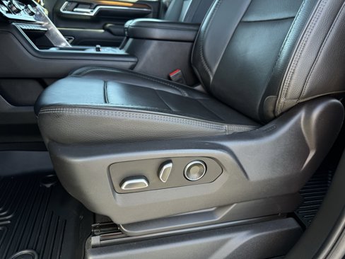 Used 2024 GMC Sierra 3500 Denali w/ Denali Reserve Package image 16