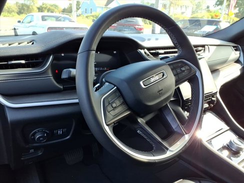 Certified 2024 Jeep Grand Cherokee L Limited w/ Luxury Tech Group II image 24